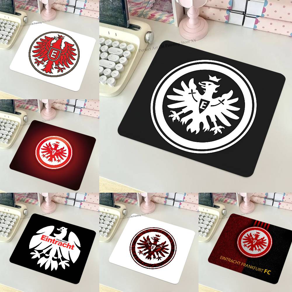 Rugged Tablet Accessories - Podkładka pod mysz E-Eintracht F-Frankfurt, mała,